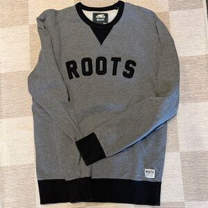Roots Men's Charcoal and Black Crewneck Sweater
